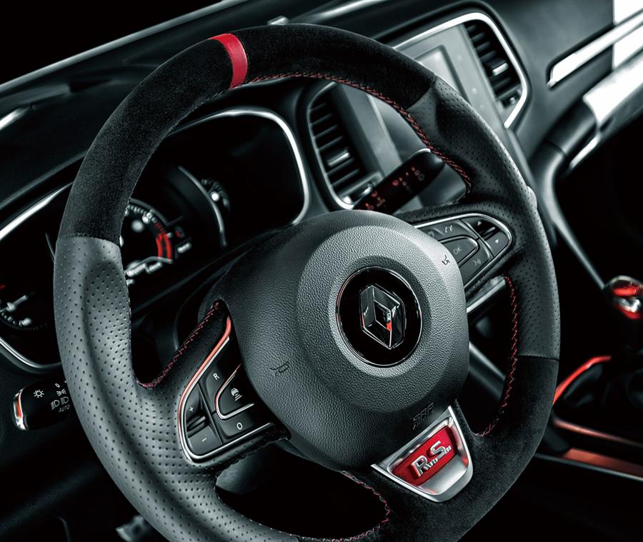 Панель приборов Renault Megane R.S. Trophy 2018 года  (JP) (фото 24 из 34)